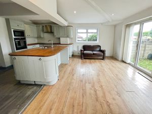 Kitchen- click for photo gallery